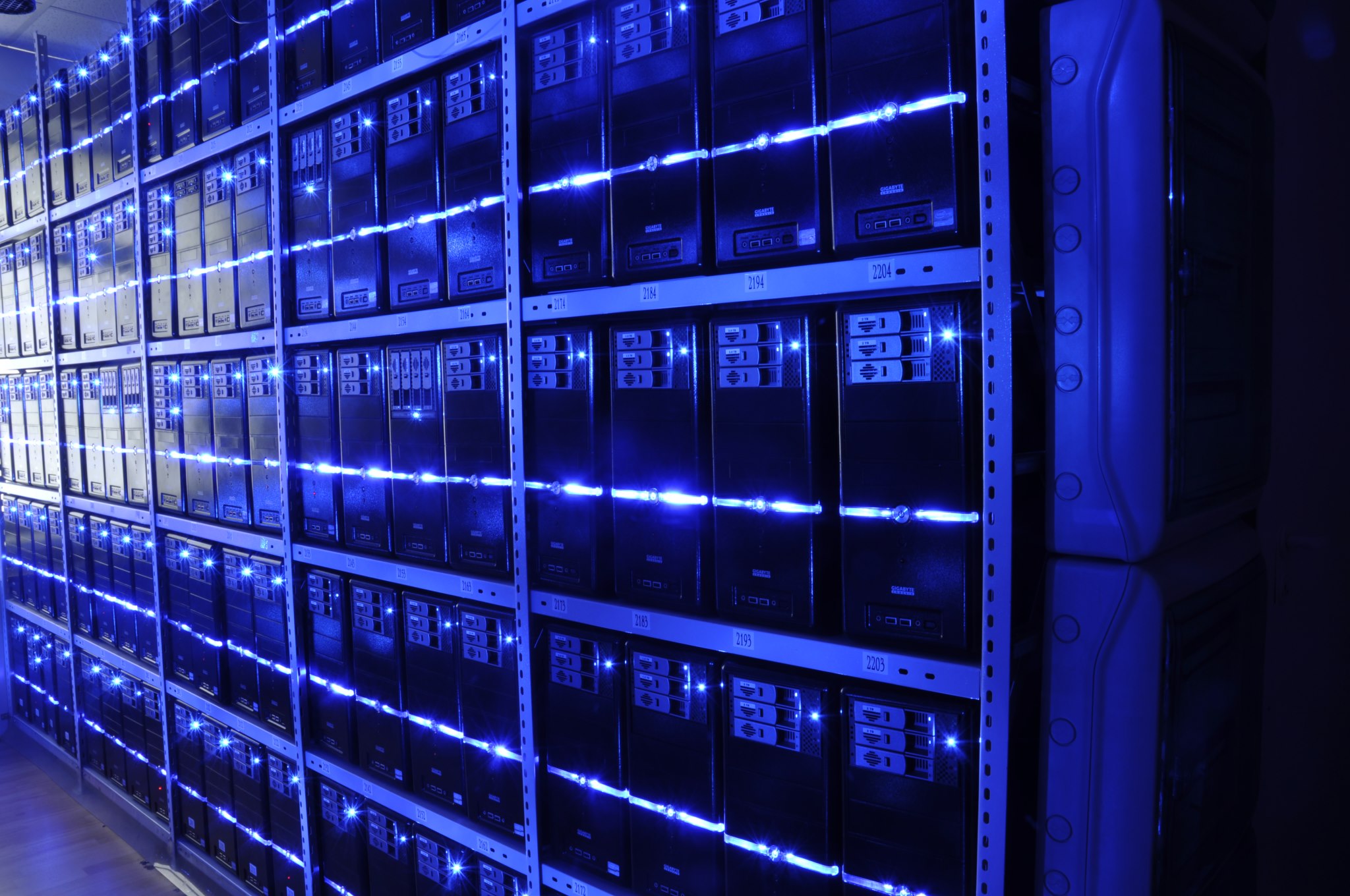 Open Source or Closed Source? A Guide to Choosing a Model